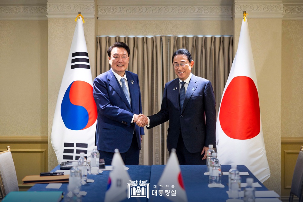 윤석열 대통령, NATO 정상회의 계기 기시다 일본 총리와 한일 정상회담